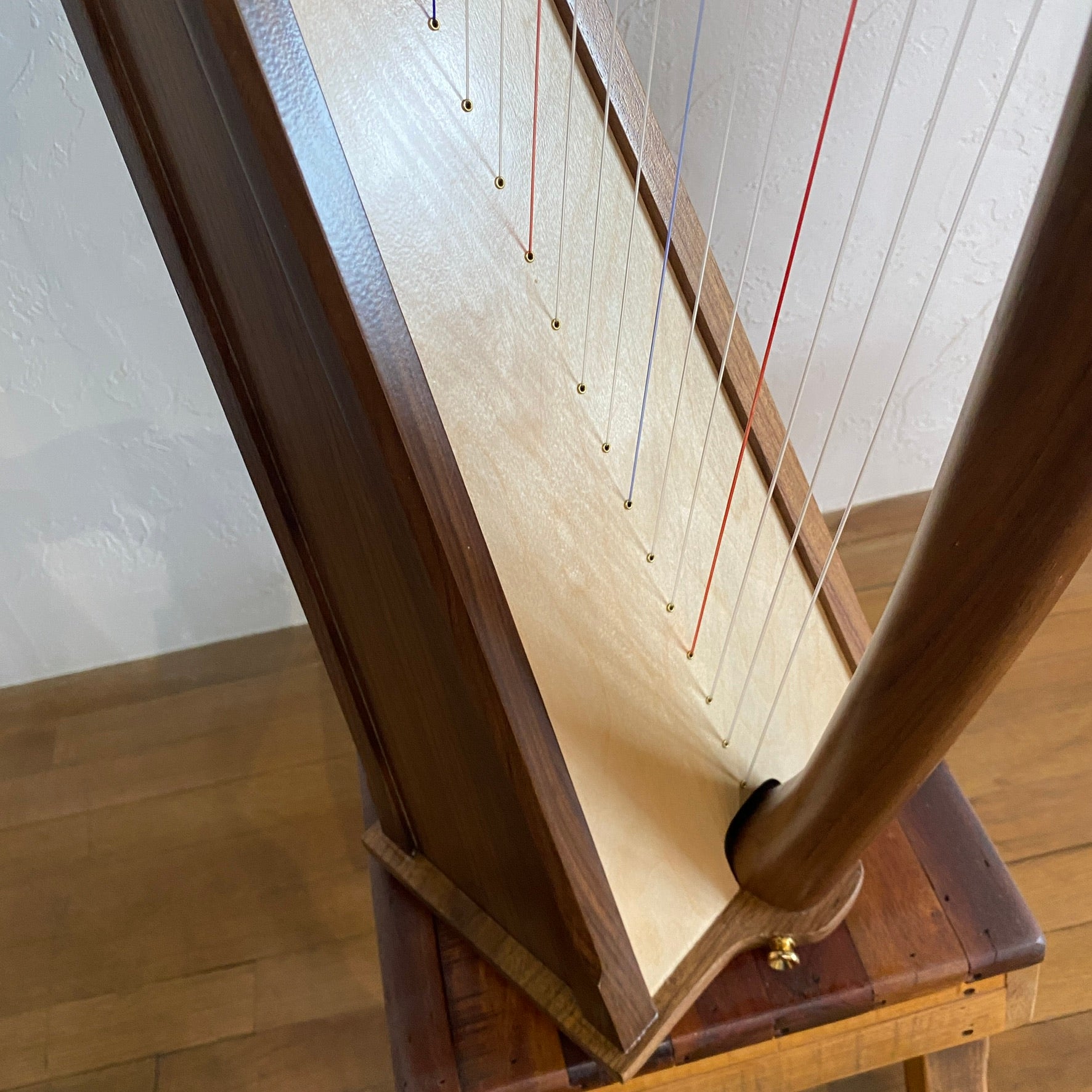 Stoney End Harp Eve Walnut Featherlite | DulciCraft Store-site
