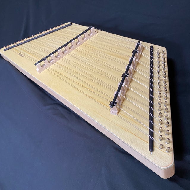 Songbird Dulcimers社ハンマーダルシマー